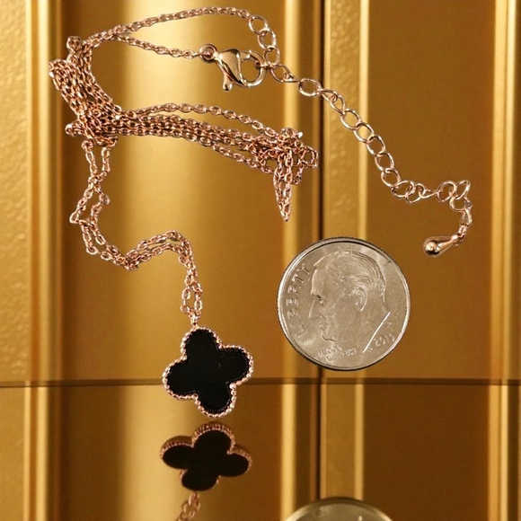 Mini Black Clover Necklace - Picture 4 of 4